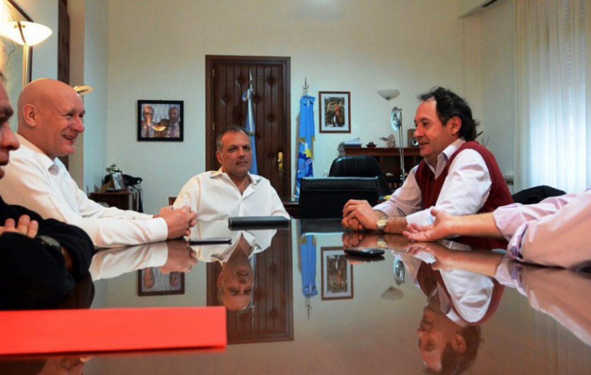 Intendentes repudian la violencia contra funcionarios e instalaciones públicas