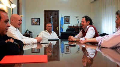 Intendentes repudian la violencia contra funcionarios e instalaciones públicas