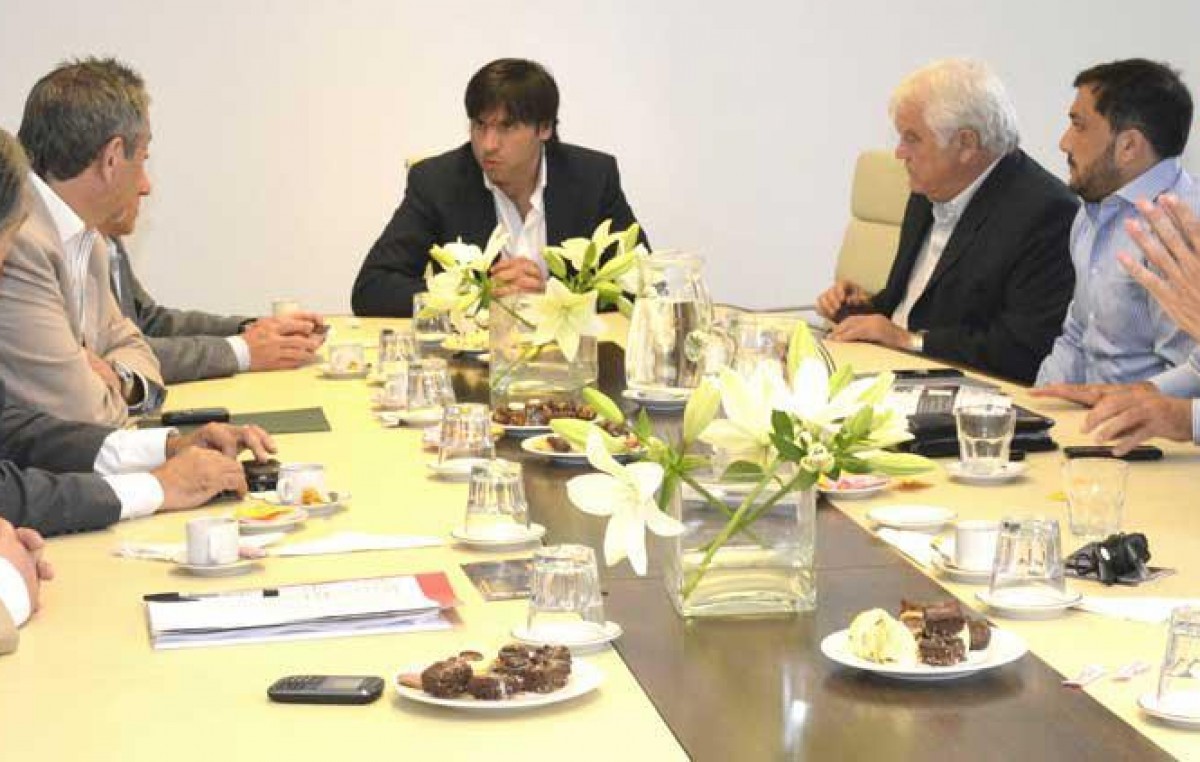 Bossio e intendentes bonaerenses abordaron precios de insumos del Pro.Cre.Ar y la puesta en marcha de Progresar