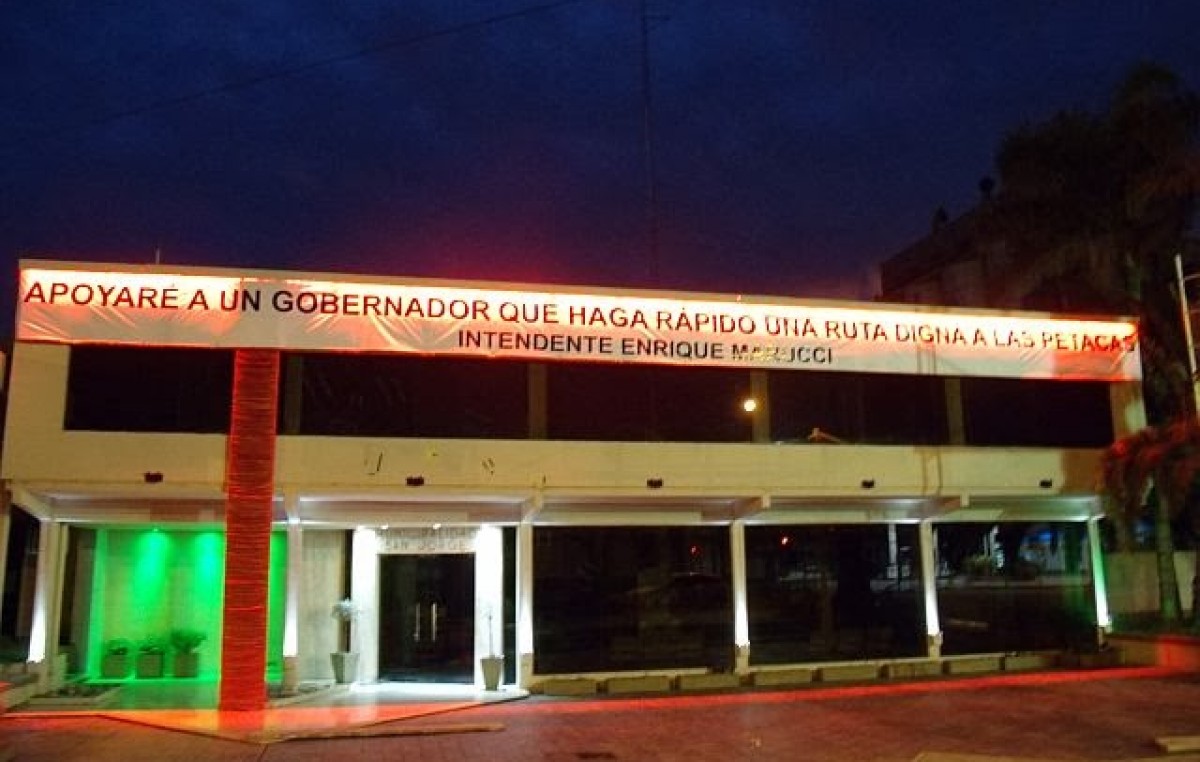 San Jorge adoptó una singular forma de reclamar por obras