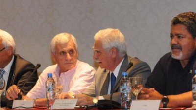 Sindicatos y empresarios de la industria apoyaron al gobierno