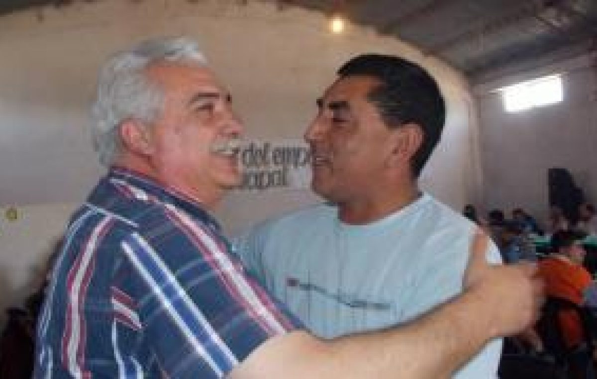 El intendente Olveira otorgó aumento a empleados municipales de Los Altos