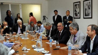 De Vido se reunió con intendentes bonaerenses por la evolución de la construcción