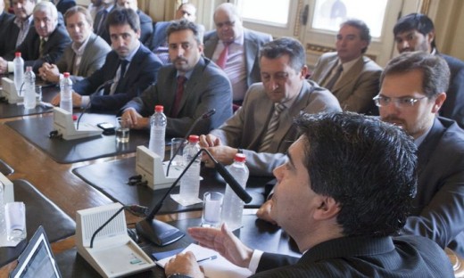 El jefe de Gabinete Jorge Capitanich recibió ayer a 47 intendentes y jefes comunales del kirchnerismo.