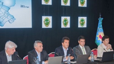 La utilización de la ayuda escolar para hacer política: Intendentes massistas pagarán $1.500