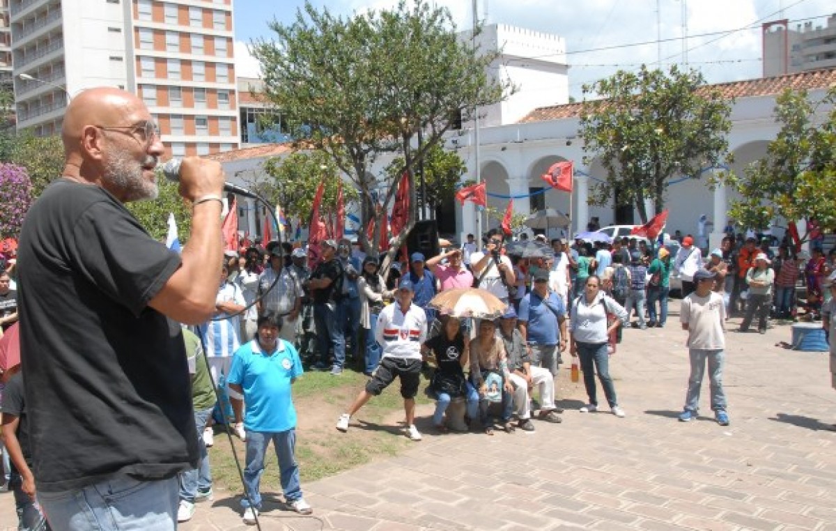 SEOM marchó por la capital jujeña y entregó petitorio al Gobierno