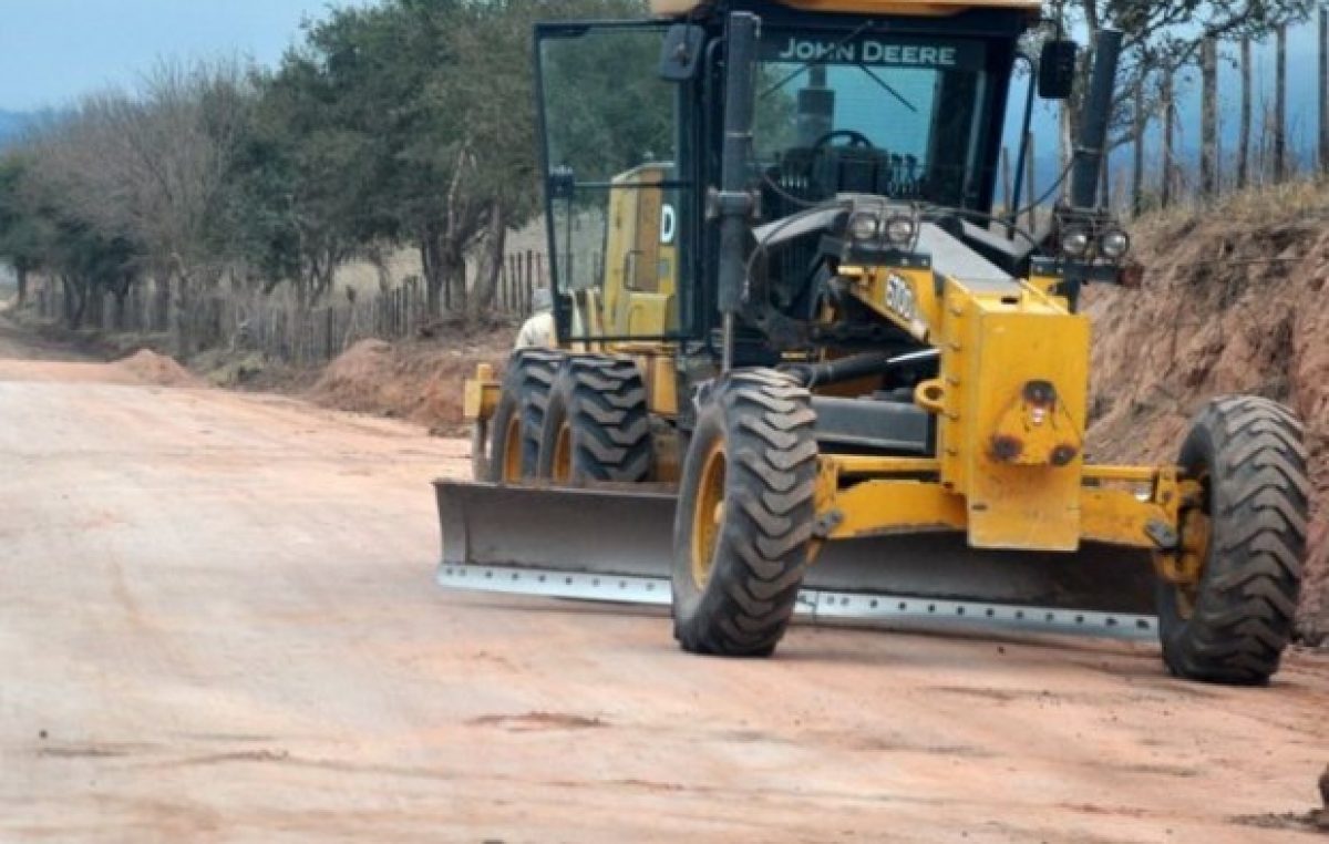 Municipios salteños reparan rutas y caminos
