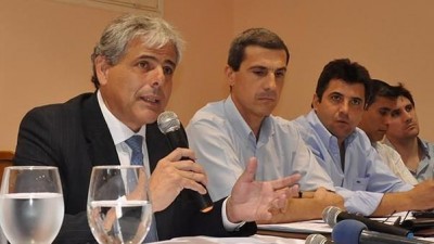 En mayo o junio el gobierno riojano prevé otorgar otro aumento de sueldos