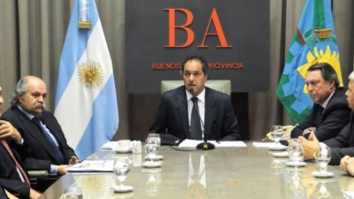 Scioli propone la creación de policías comunales en 40 municipios bonaerenses