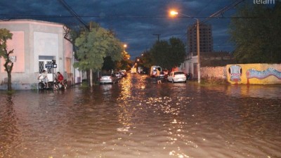 Decenas de evacuados, edificios y viviendas anegadas tras el temporal en La Pampa