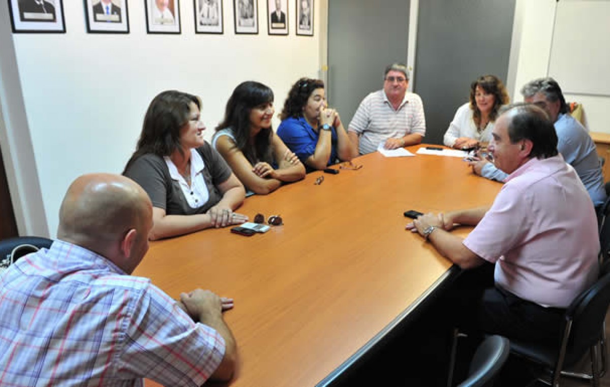 Madryn: Seyom acordó con el Municipio un aumento en la ayuda escolar