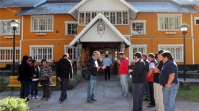 Junin de los Andes: Conflicto con municipales por el pago de la Fiesta del Puestero