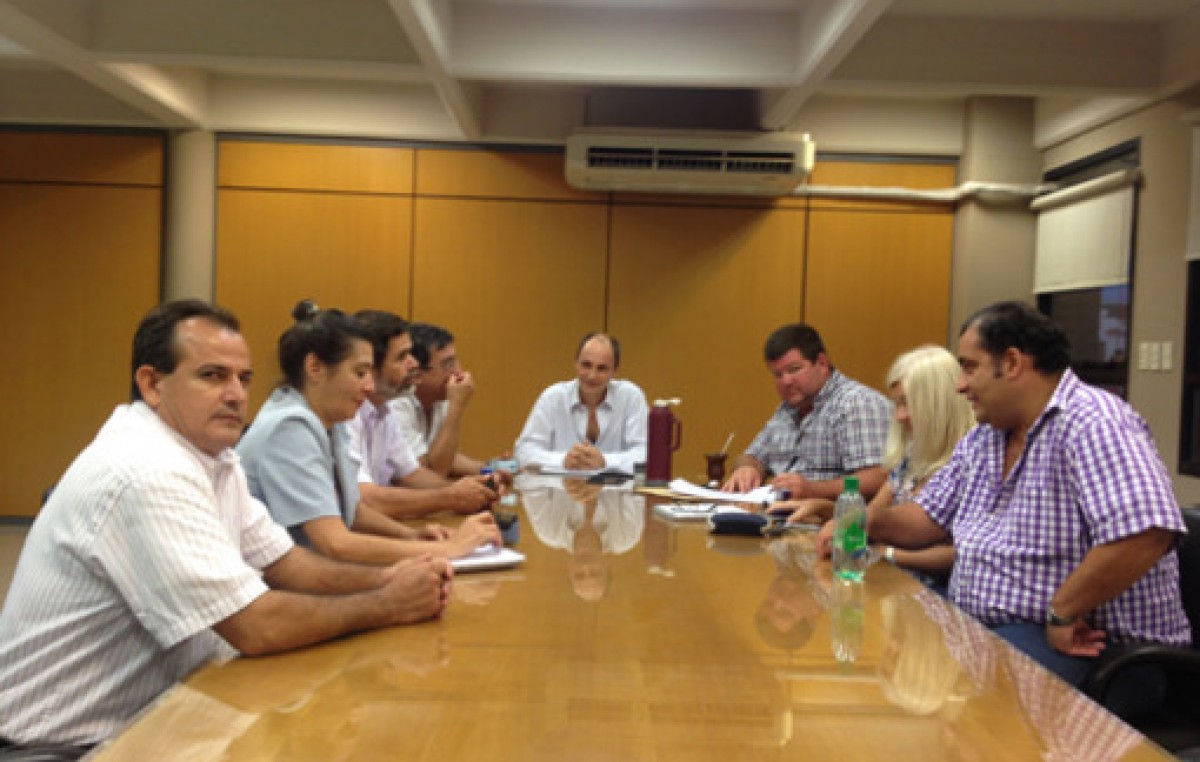 Misiones: Municipales acordaron un aumento de 600 pesos al básico