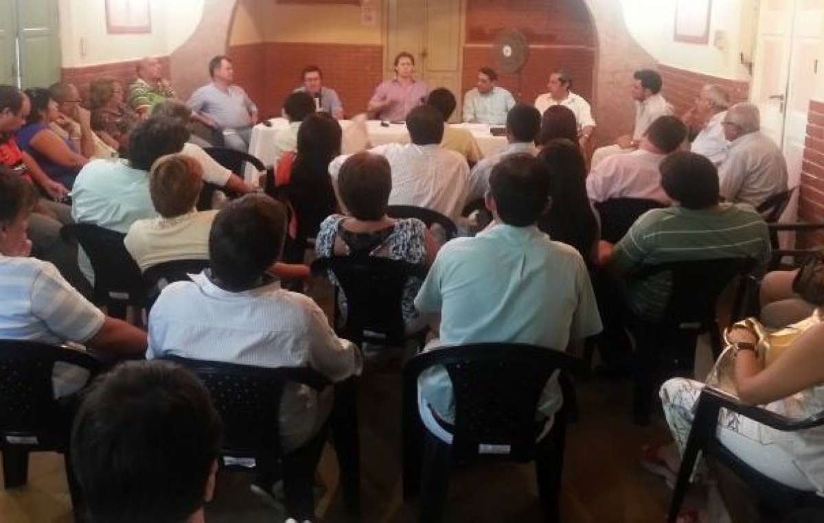 En gira por el interior, funcionarios de Corrientes destacan equilibrio de las cuentas