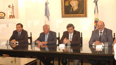 Gobierno de Jujuy firmó convenios con los Municipios para la refacción de 534 escuelas