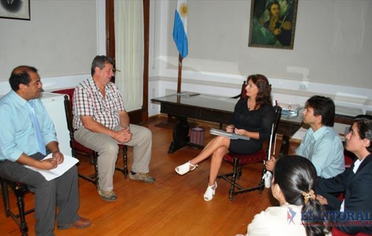 Capacitación para municipales y docentes en Mercedes