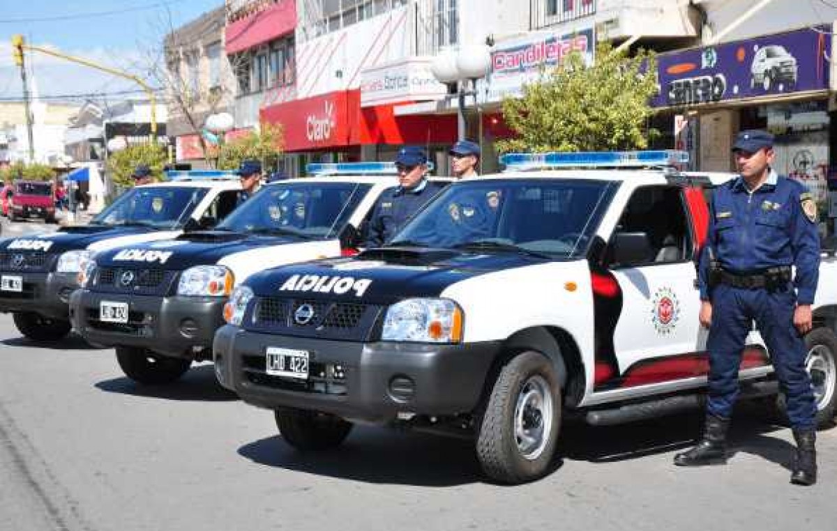 Intendentes del interior cordobés dudan en aceptar mantenimiento de sedes y móviles policiales