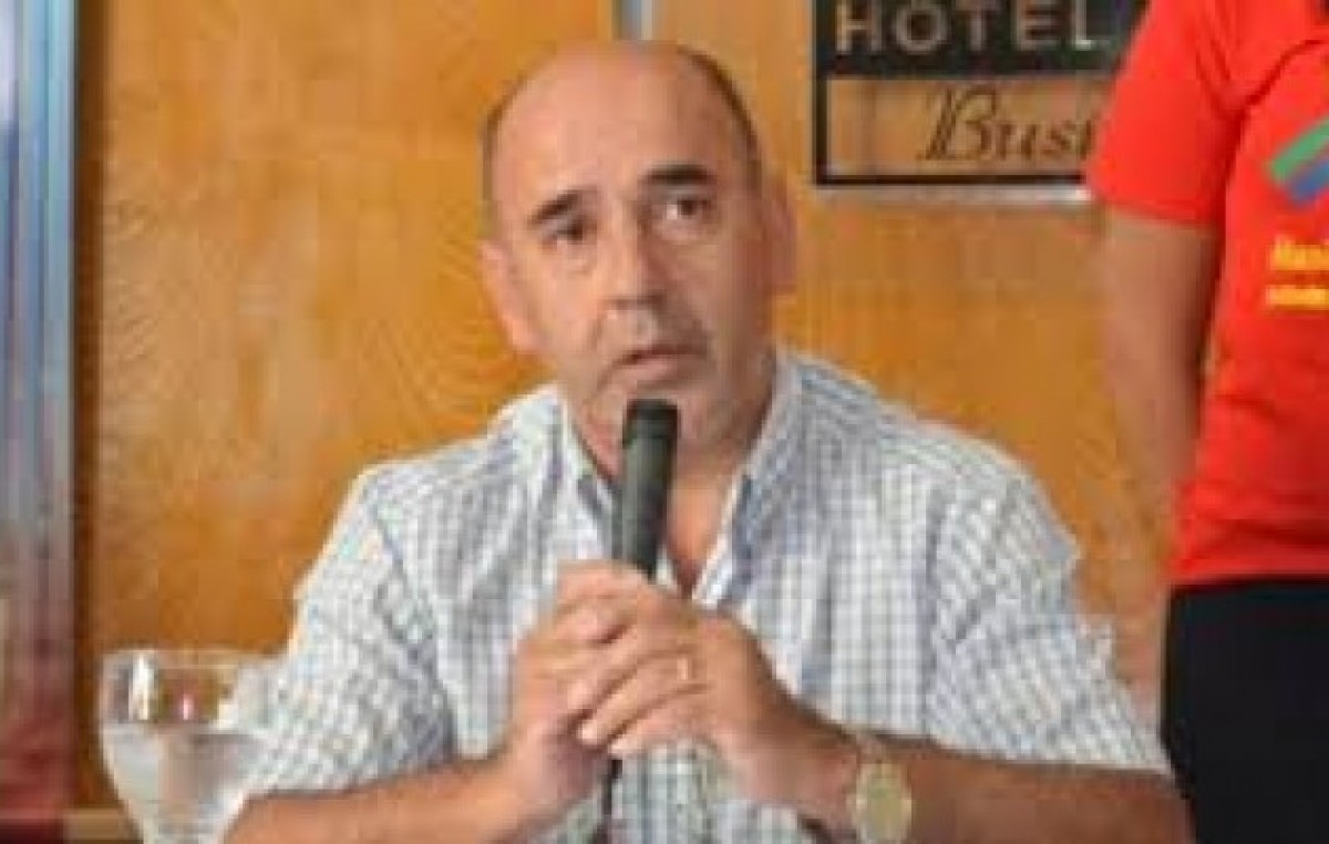 Conflicto municipal en Paclín: el intendente extendió a mayo el aumento