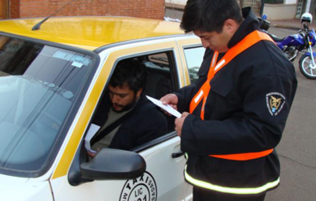 Comenzaron a capacitar a los inspectores de Tránsito de Posadas para “optimizar su trabajo en la vía pública”