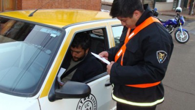 Comenzaron a capacitar a los inspectores de Tránsito de Posadas para “optimizar su trabajo en la vía pública”