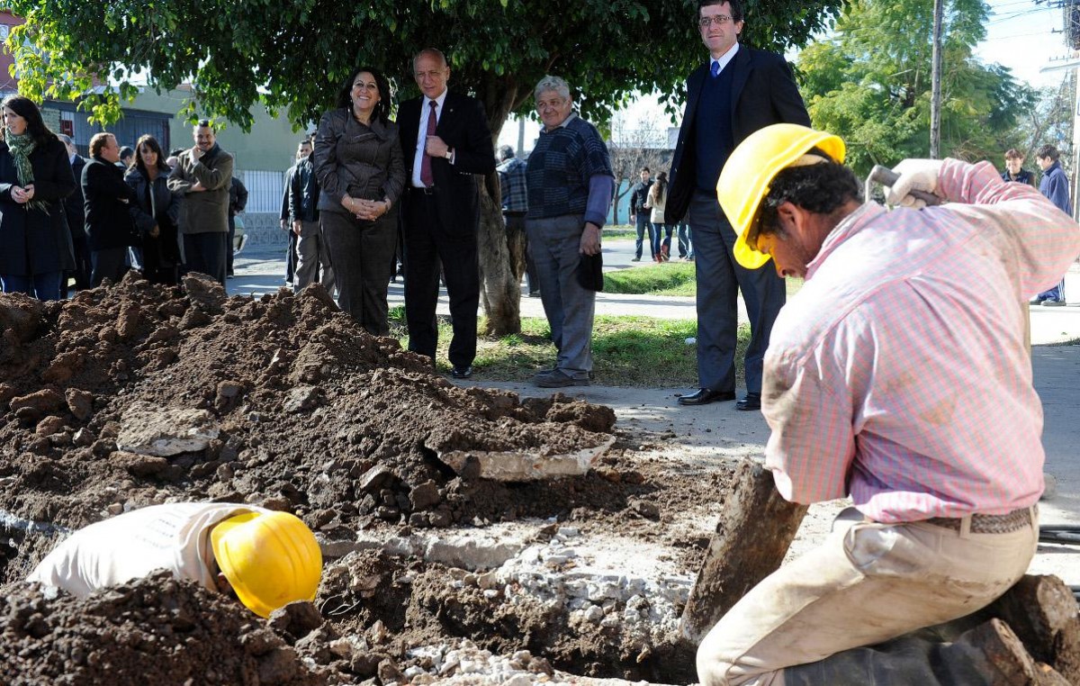 Harán cloacas en seis barrios que beneficiarán a 25 mil vecinos de Rosario