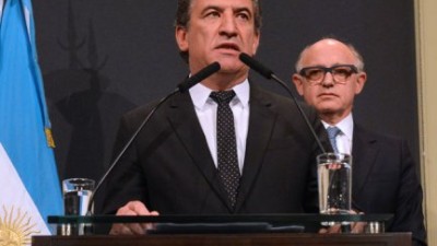 Urribarri comunicó a intendentes su decisión de ser candidato a Presidente de la Nación