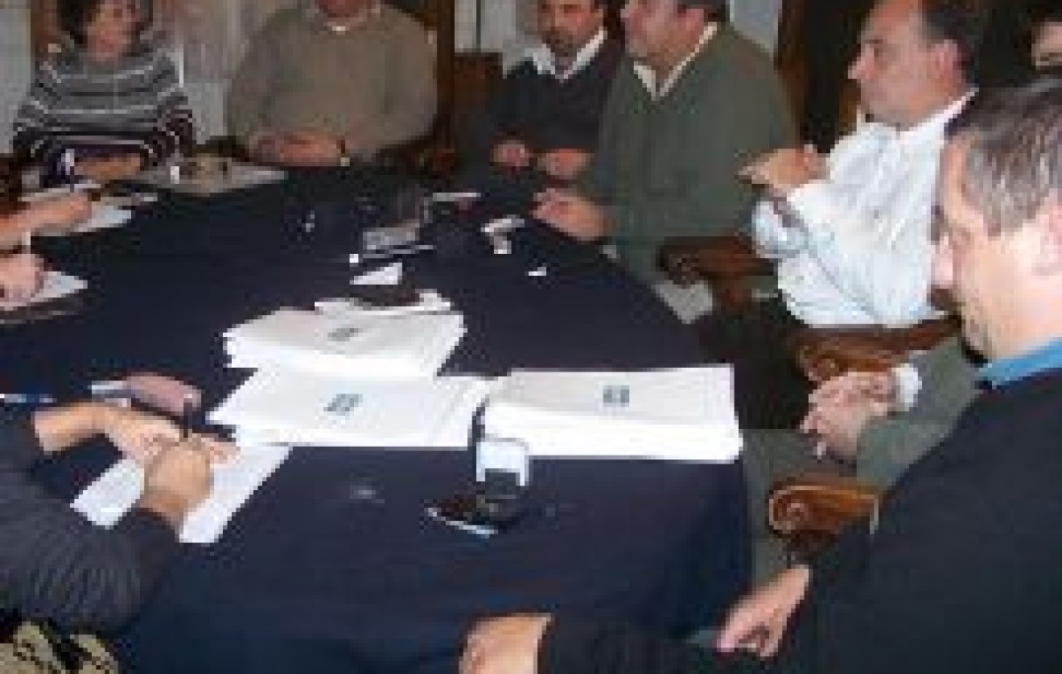 Intendentes Cordobeses piden postergar por unos días la negociación paritaria