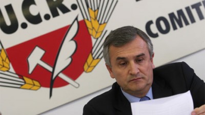 «Tenemos que contener a los intendentes»