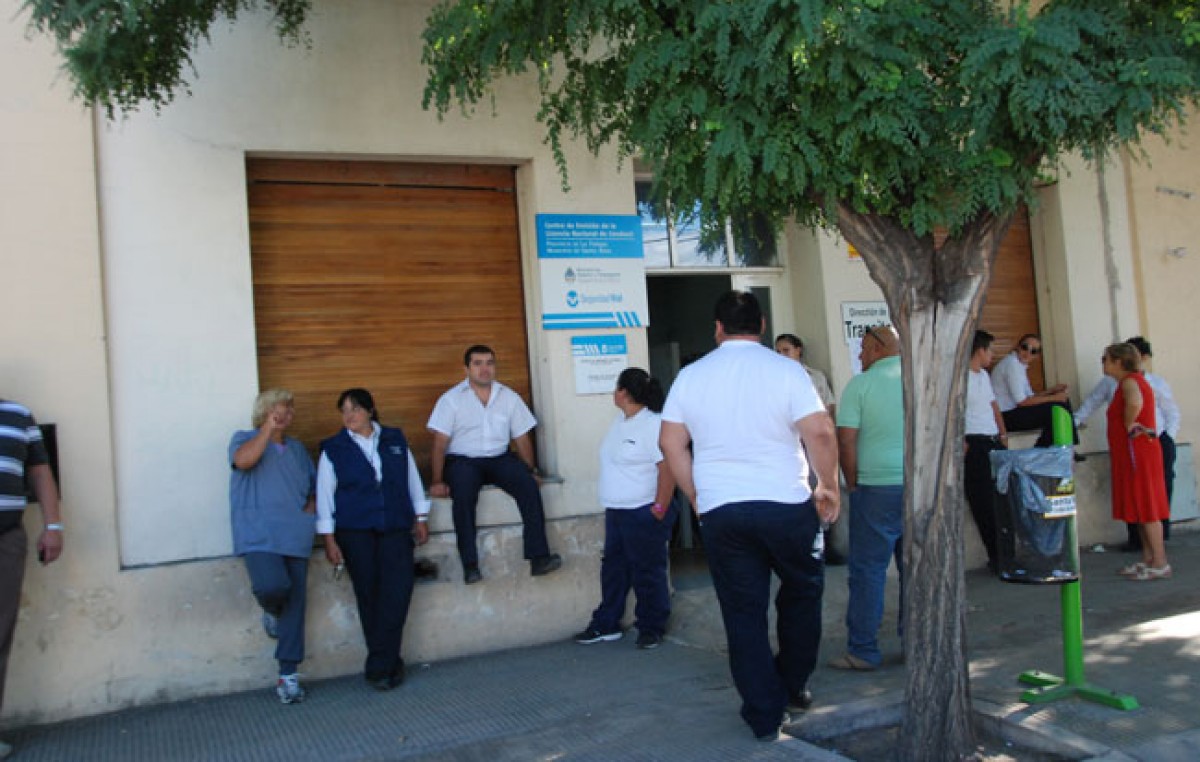 Definen si continúa el paro en la Dirección de Tránsito de Santa Rosa
