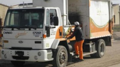 Tafí Viejo multó a sus propios empleados porque estacionaron mal el camión recolector