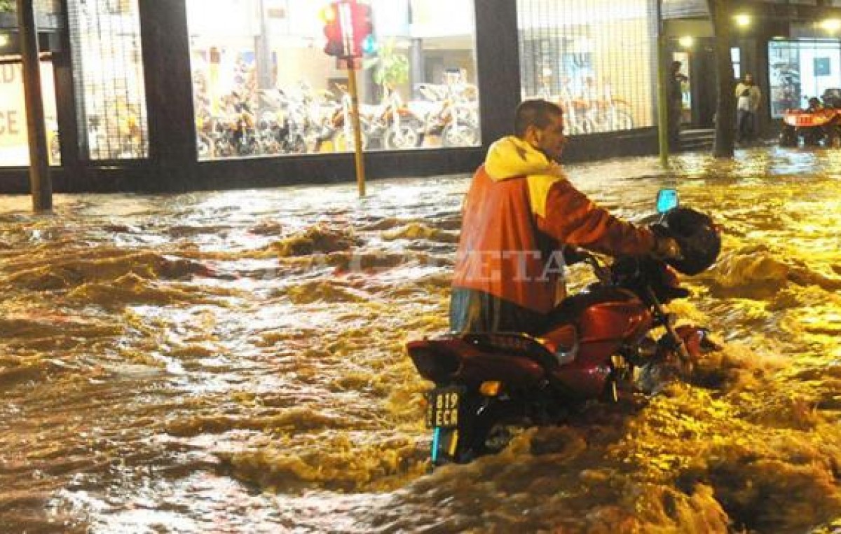 Tucuman quedó tapada por agua en pocos minutos