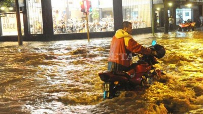 Tucuman quedó tapada por agua en pocos minutos