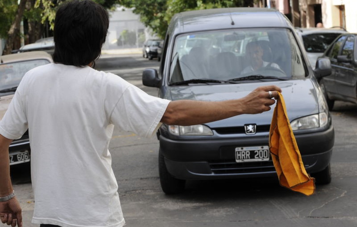 La mafia de los trapitos recauda 12 millones de pesos al mes en Capital