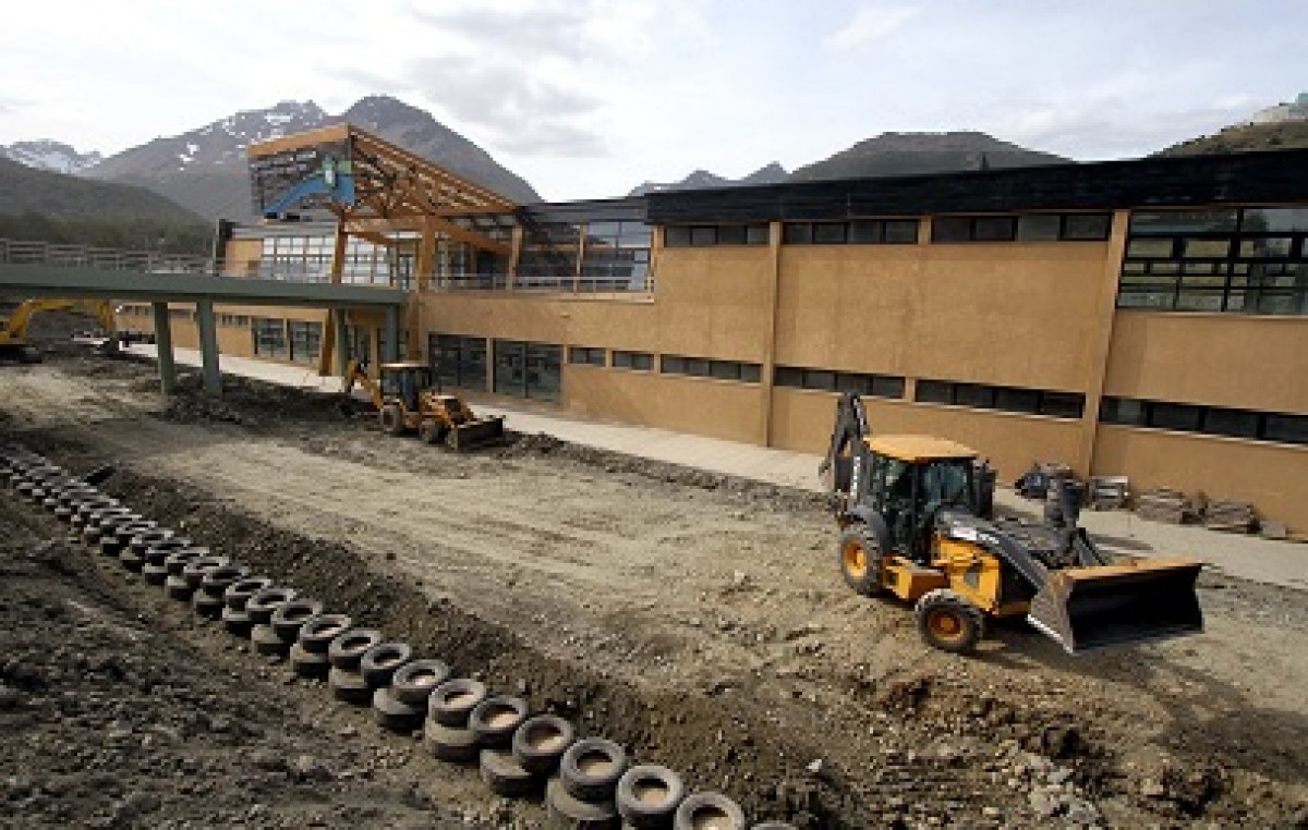 Ushuaia. Histórica iniciativa en cuidado del medio ambiente y reutilización de neumáticos