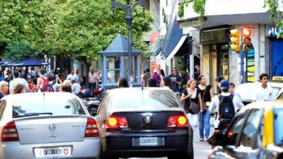 En Rosario, los taxistas no quieren pagar las multas de tránsito con dinero