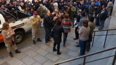 Capacitan a municipales rosarinos para resistir y repeler sin violencia situaciones conflictivas