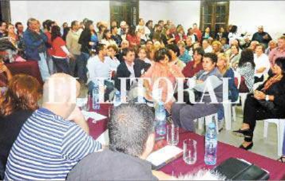 En Santo Tomé, la comunidad debatió con el intendente sobre la inseguridad