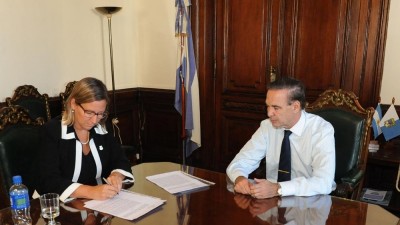Bariloche firmó convenios con Vialidad Nacional para la pavimentación de 75 cuadras