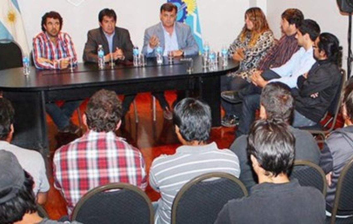 Paritarias en Trelew: anuncio del Intendente