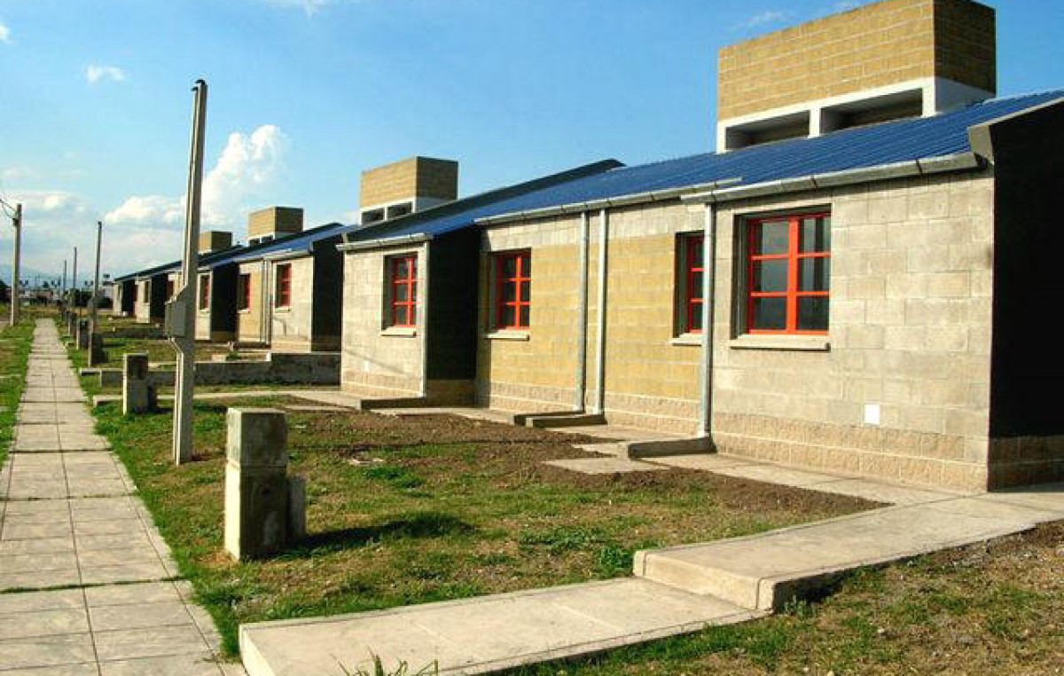 Se entregaron casi 3 millones de pesos para construcción de viviendas en Entre Ríos