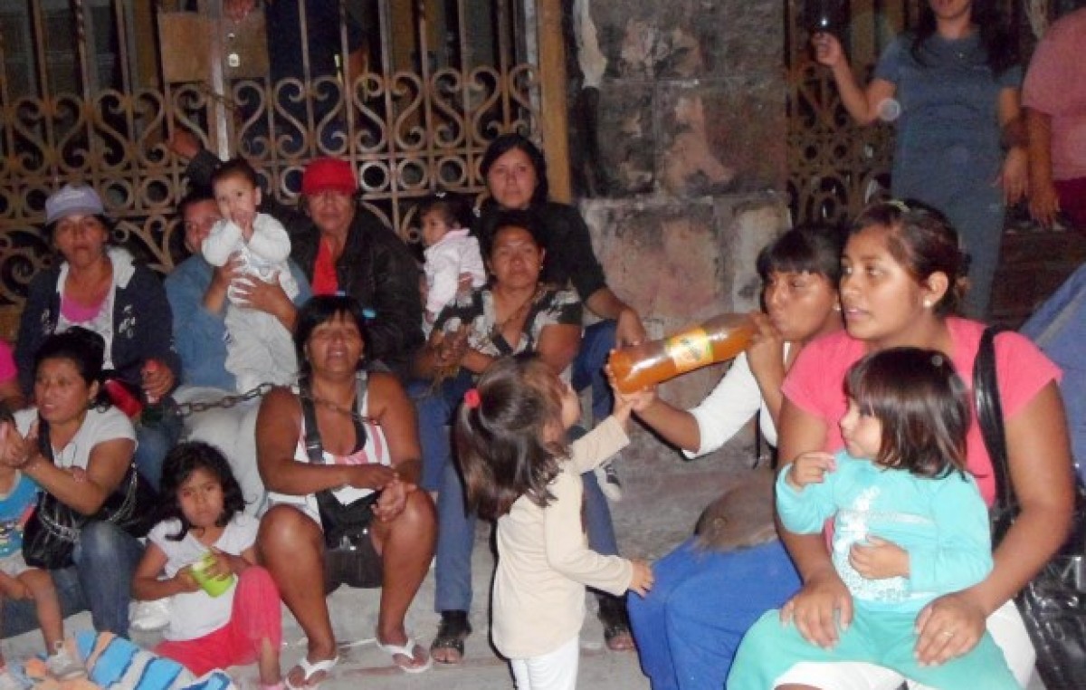 Trabajadoras Municipales encadenadas en San Pedro