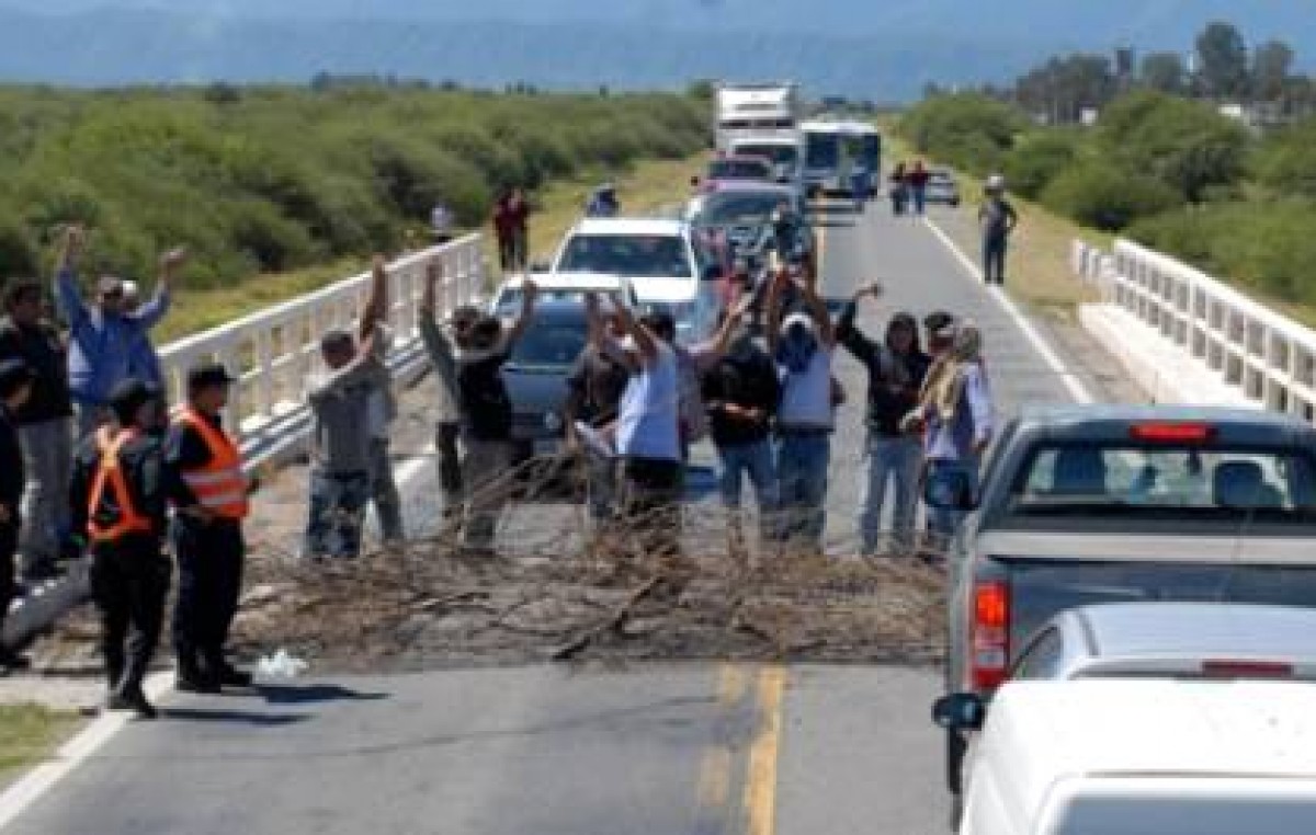 Ya son 7 los municipios en Catamarca que están en conflicto salarial