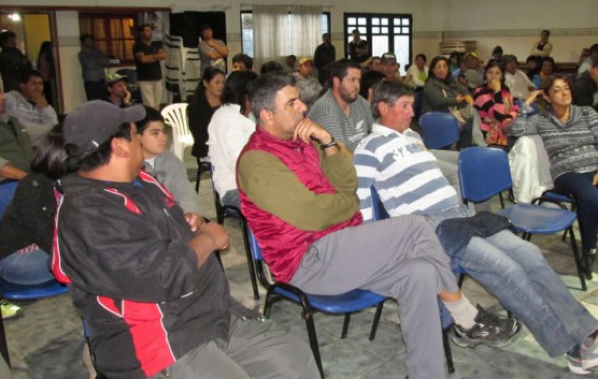 Esquel: Cuarto intermedio en asamblea del Soeme