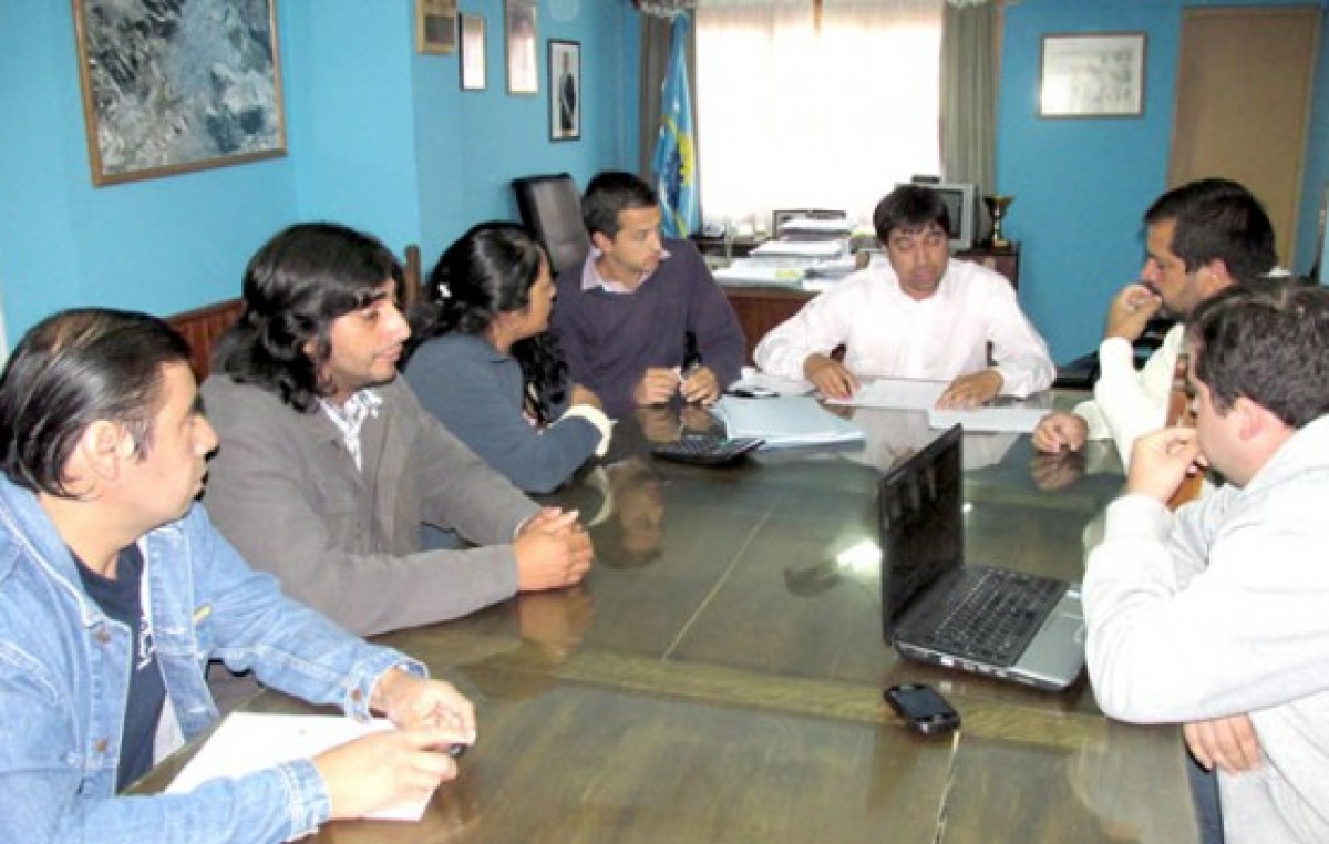 Esquel: Ofrecen pasar 180 pesos al básico y un aumento del 17 % a los  municipales