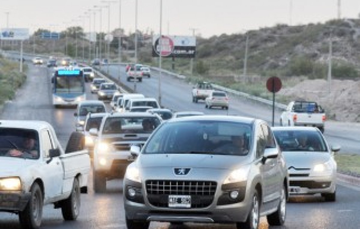 Setenta mil autos llegan a Neuquén todos los días