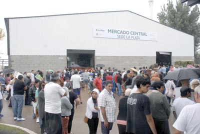 Se inauguró ayer en La Plata el Mercado Central, sito en las calles 520 y 116 de esa ciudad.