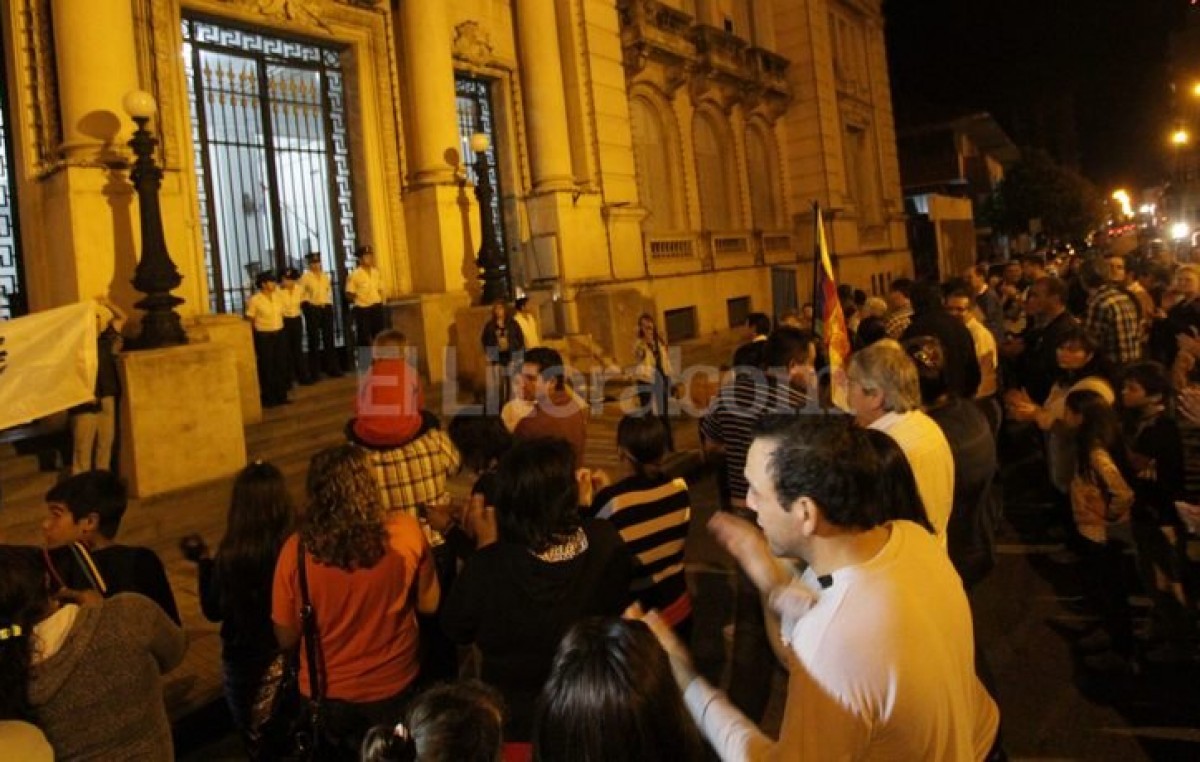 Vecinos de la localidad de Recreo marcharon hasta el Ministerio de Seguridad de Santa Fe