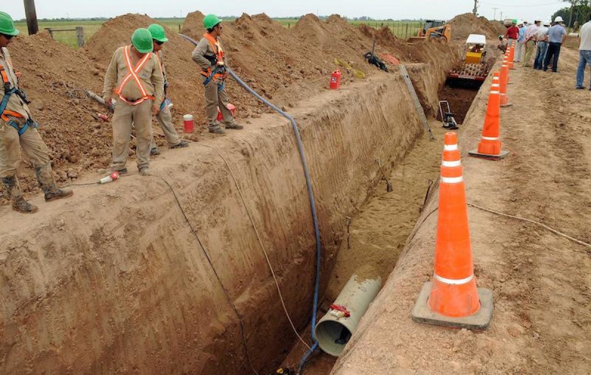 Santa Fe: Sobre el agua y bajo tierra crece la obra del Acueducto Norte