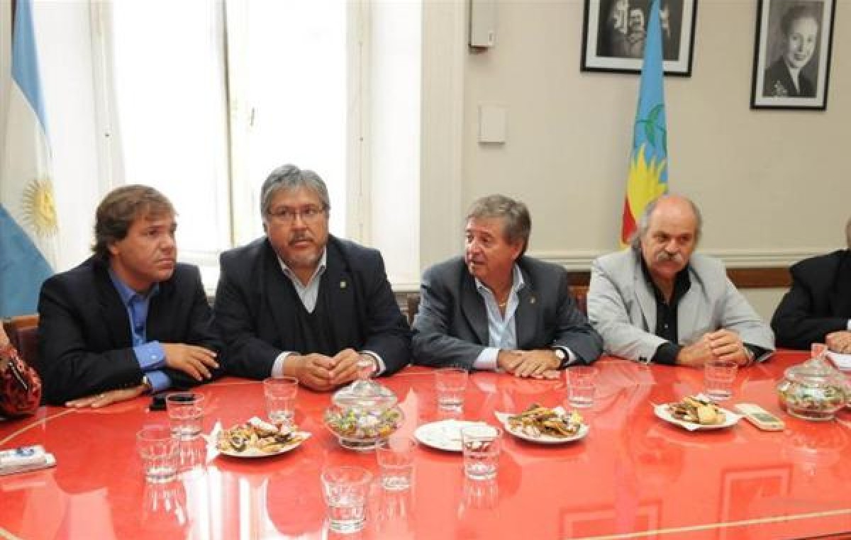 Buenos Aires: Buscan acelerar debate por Policías locales
