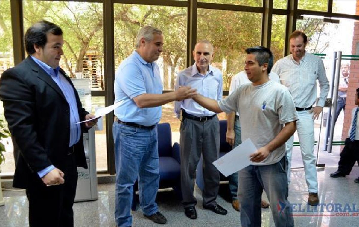 A través del Municipio de Corrientes incorporan jóvenes al mercado laboral